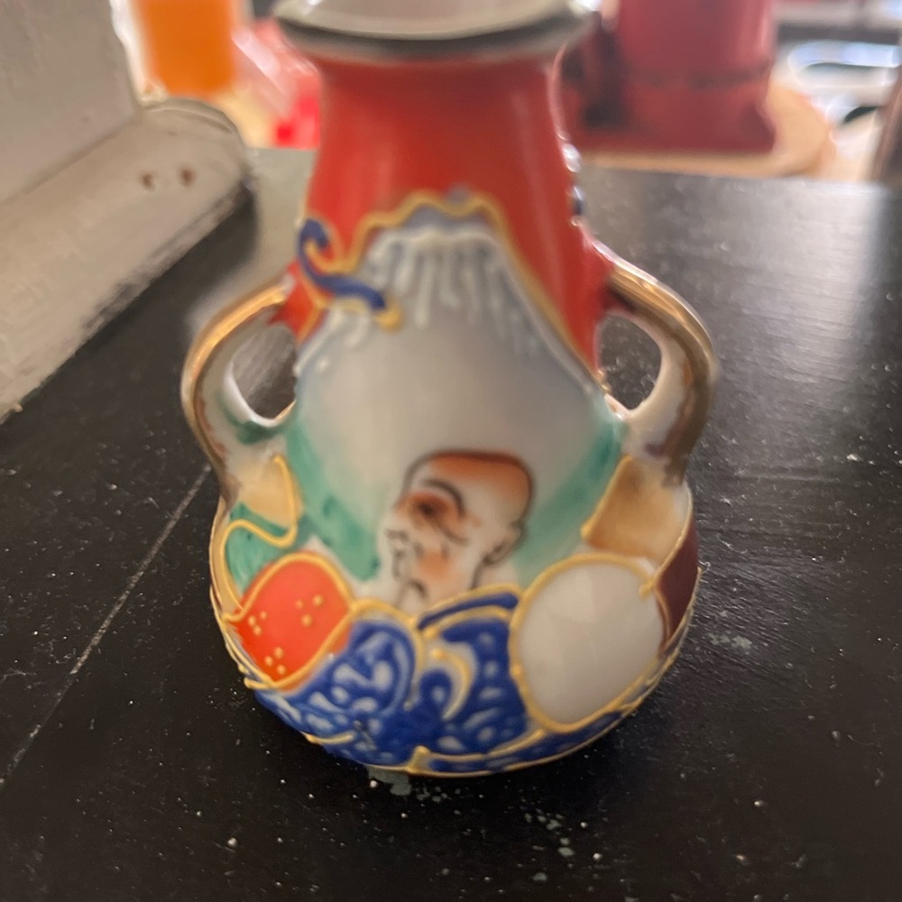 Chic Vintage Accent ✨ Hand-Painted TRICO Japan Bud Vase with Gold Trim